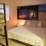 Hostal Zambeachouse - Paradise