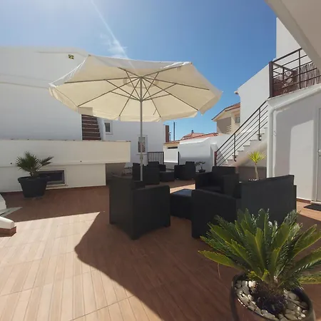 Zambeachouse - Paradise Albergue *
